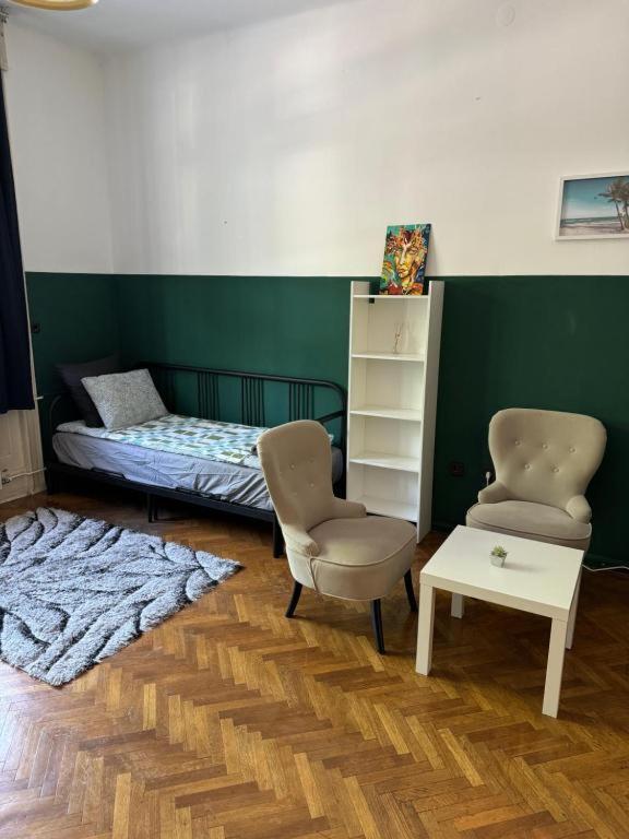 Lanchid Castle Side Red And Blue Apartment Будапеща Екстериор снимка